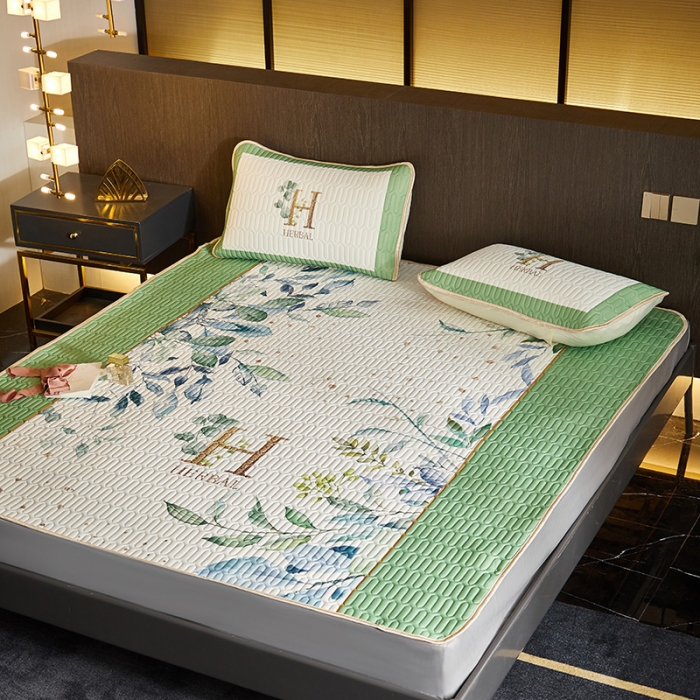 91家纺网 家纺一手货源 找家纺 凡客 2022春夏新款大版数码印花凉感丝乳胶凉席三件套 绿芽