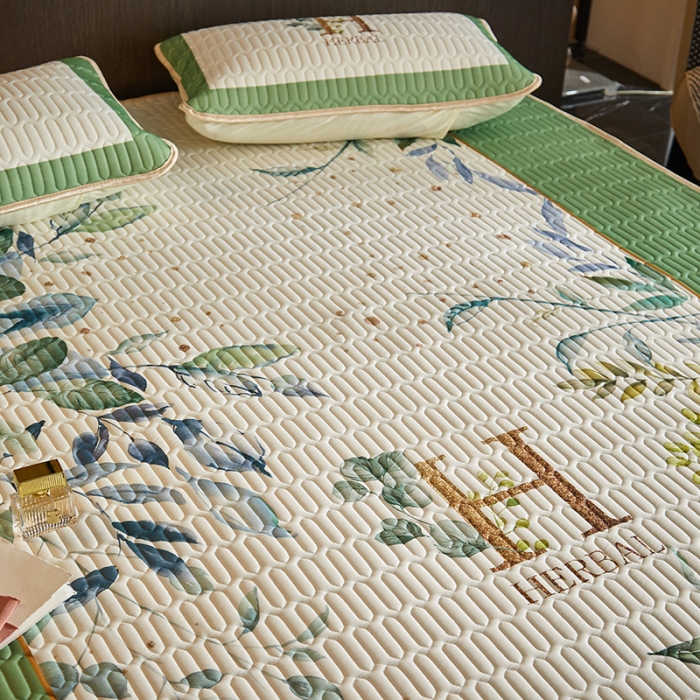 91家纺网 家纺一手货源 找家纺 凡客 2022春夏新款大版数码印花凉感丝乳胶凉席三件套 绿芽