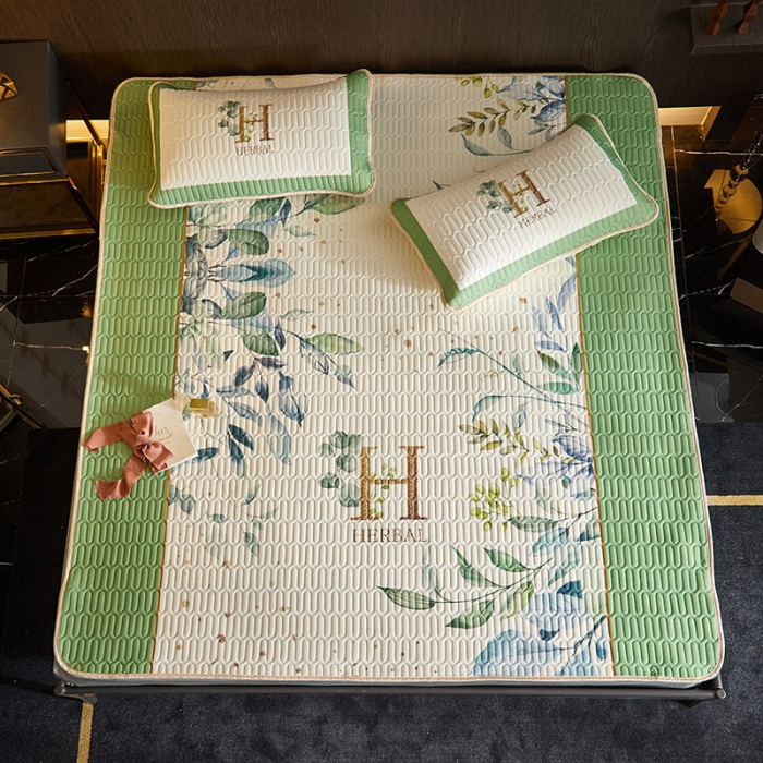 91家纺网 家纺一手货源 找家纺 凡客 2022春夏新款大版数码印花凉感丝乳胶凉席三件套 绿芽