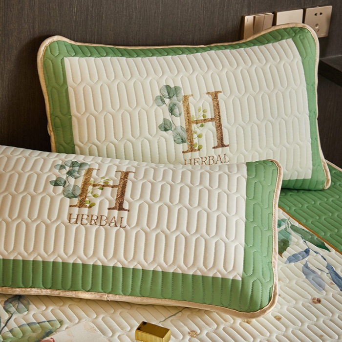 91家纺网 家纺一手货源 找家纺 凡客 2022春夏新款大版数码印花凉感丝乳胶凉席三件套 绿芽