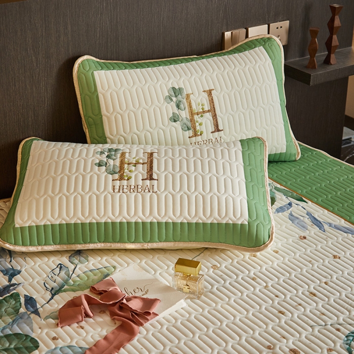 91家纺网 家纺一手货源 找家纺 凡客 2022春夏新款大版数码印花凉感丝乳胶凉席三件套 绿芽