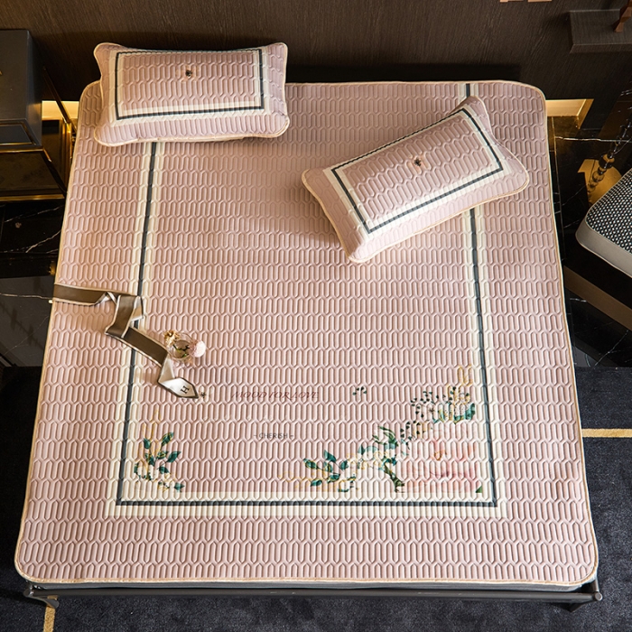 91家纺网 家纺一手货源 找家纺 凡客 2022春夏新款大版数码印花凉感丝乳胶凉席三件套 浅香