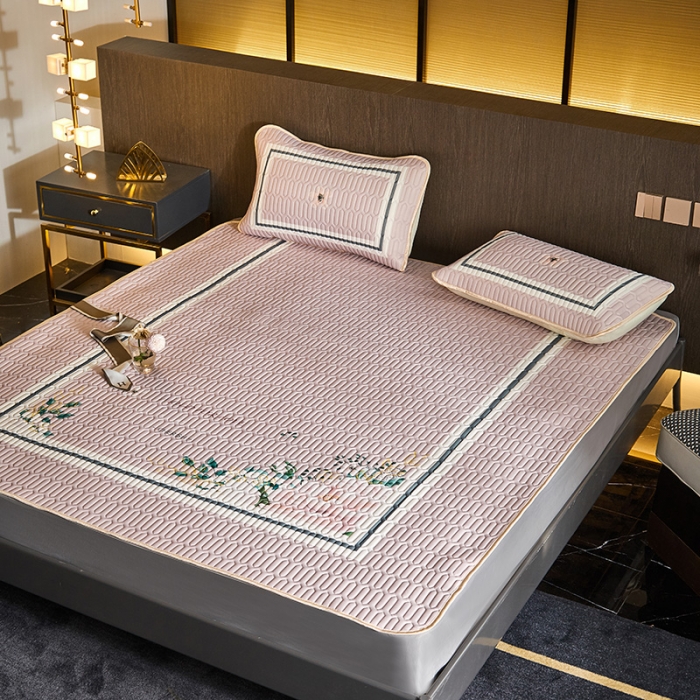 91家纺网 家纺一手货源 找家纺 凡客 2022春夏新款大版数码印花凉感丝乳胶凉席三件套 浅香