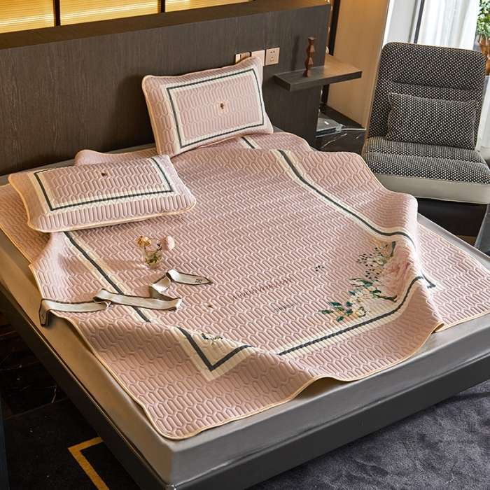 91家纺网 家纺一手货源 找家纺 凡客 2022春夏新款大版数码印花凉感丝乳胶凉席三件套 浅香