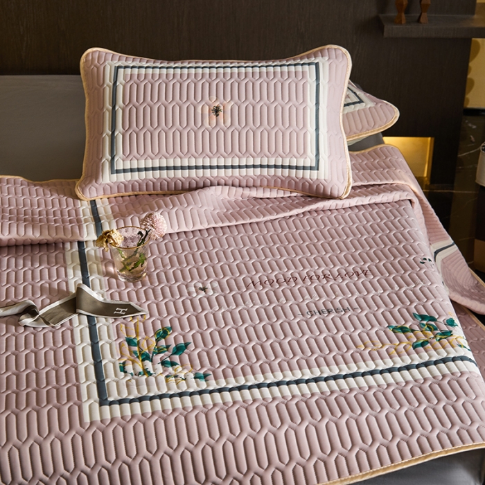 91家纺网 家纺一手货源 找家纺 凡客 2022春夏新款大版数码印花凉感丝乳胶凉席三件套 浅香