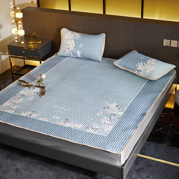 91家纺网 家纺一手货源 找家纺 凡客 2022春夏新款大版数码印花凉感丝乳胶凉席三件套 清风