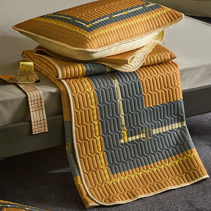 91家纺网 家纺一手货源 找家纺 凡客 2022春夏新款大版数码印花凉感丝乳胶凉席三件套 鹊桥