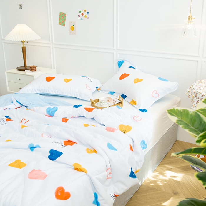 91家纺网 家纺一手货源 找家纺 慕尚 2025新款水洗棉夏被 彩虹爱心