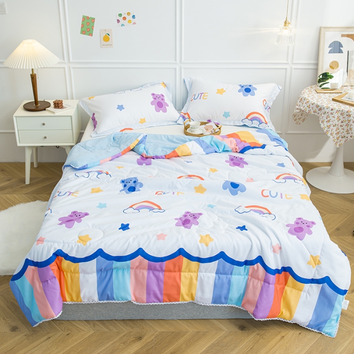 91家纺网 家纺一手货源 找家纺 慕尚 2025新款水洗棉夏被 彩虹熊