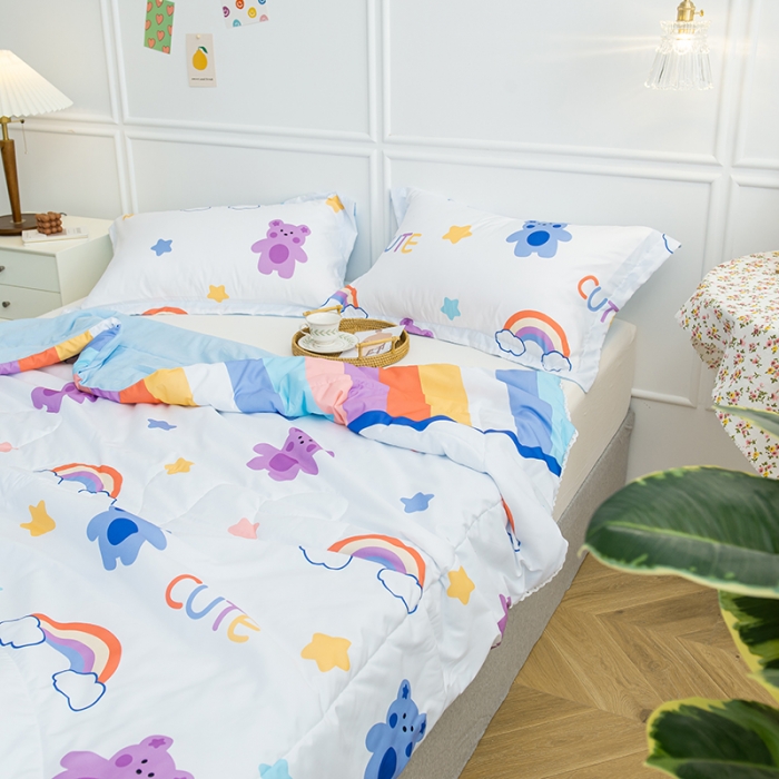 91家纺网 家纺一手货源 找家纺 慕尚 2025新款水洗棉夏被 彩虹熊