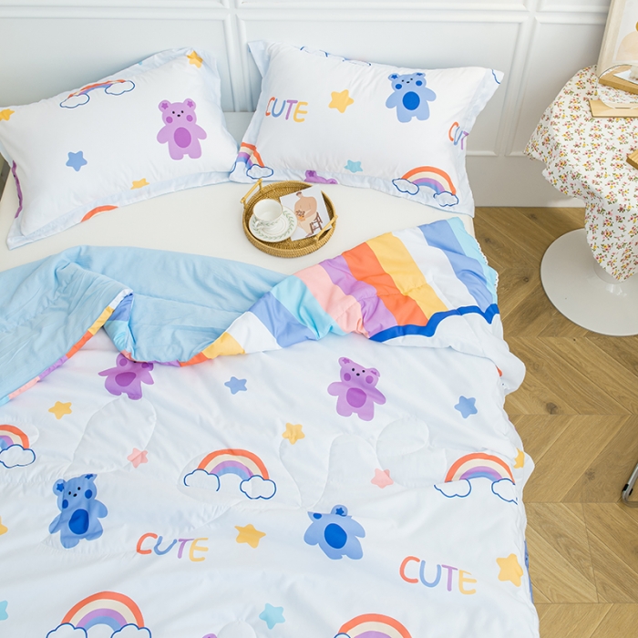 91家纺网 家纺一手货源 找家纺 慕尚 2025新款水洗棉夏被 彩虹熊