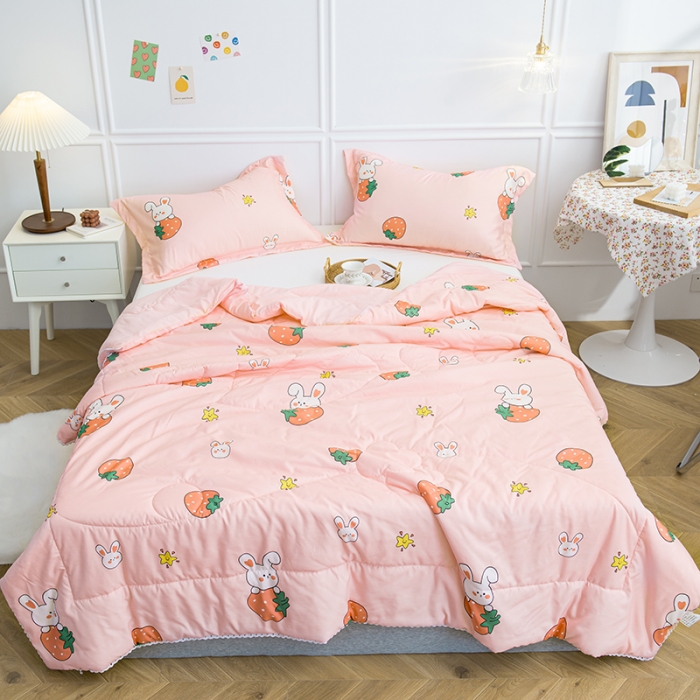 91家纺网 家纺一手货源 找家纺 慕尚 2025新款水洗棉夏被 草莓兔兔