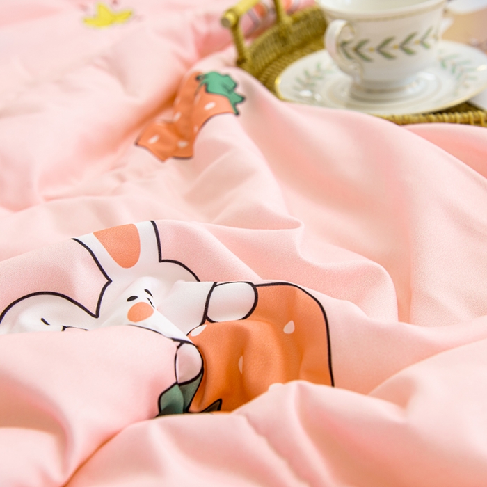 91家纺网 家纺一手货源 找家纺 慕尚 2025新款水洗棉夏被 草莓兔兔