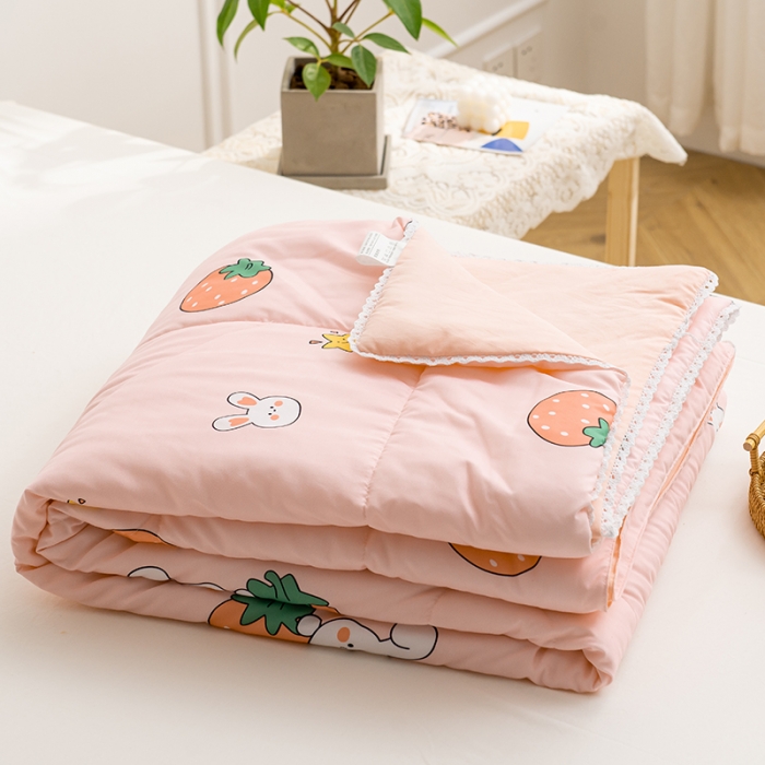 91家纺网 家纺一手货源 找家纺 慕尚 2025新款水洗棉夏被 草莓兔兔