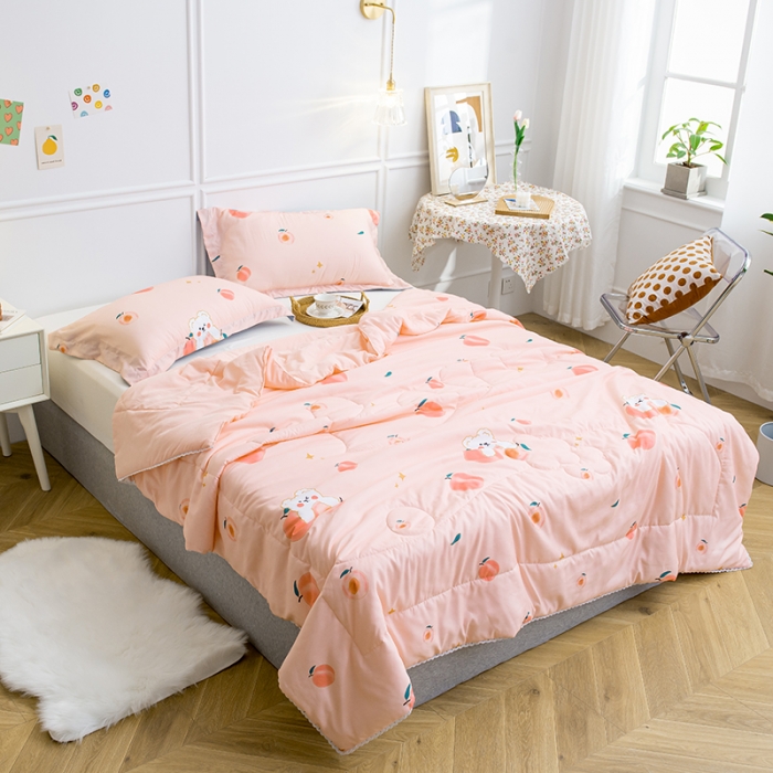 91家纺网 家纺一手货源 找家纺 慕尚 2025新款水洗棉夏被 蜜桃小熊