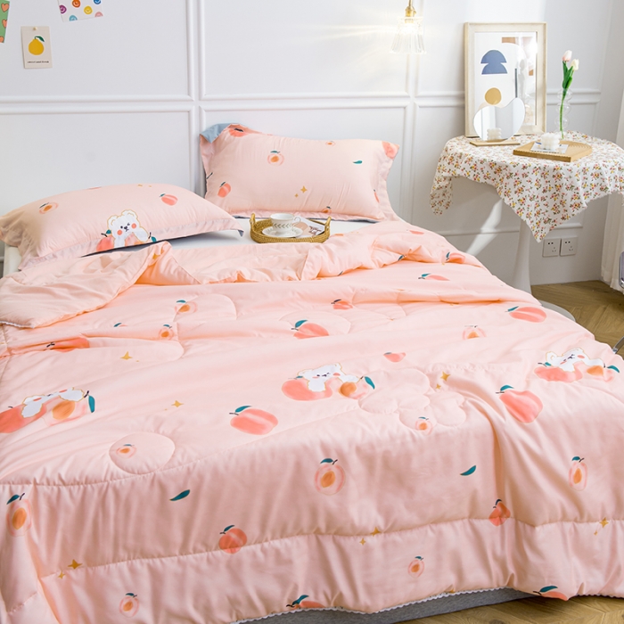 91家纺网 家纺一手货源 找家纺 慕尚 2025新款水洗棉夏被 蜜桃小熊