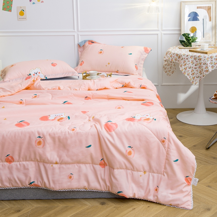 91家纺网 家纺一手货源 找家纺 慕尚 2025新款水洗棉夏被 蜜桃小熊