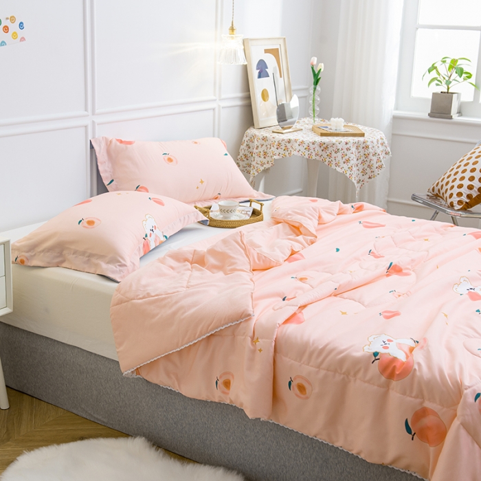 91家纺网 家纺一手货源 找家纺 慕尚 2025新款水洗棉夏被 蜜桃小熊