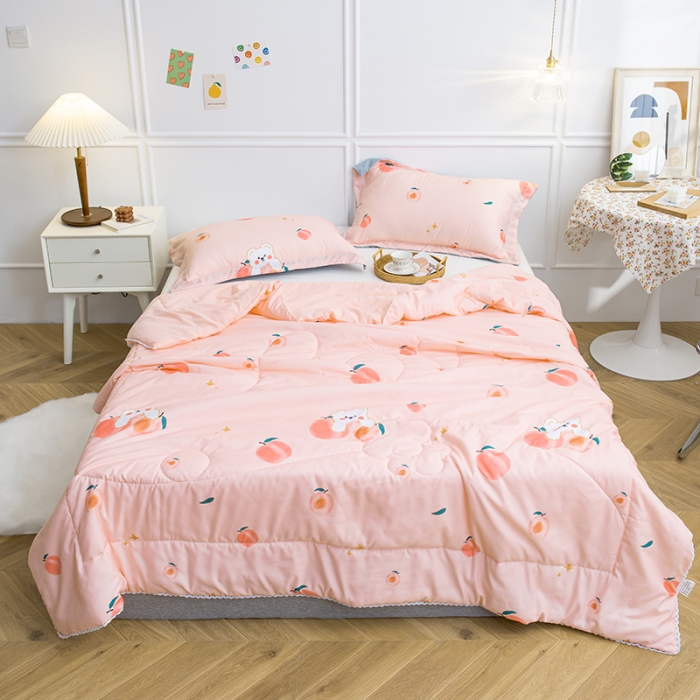 91家纺网 家纺一手货源 找家纺 慕尚 2025新款水洗棉夏被 蜜桃小熊