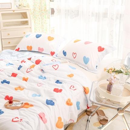 91家纺网 家纺一手货源 找家纺 慕尚 2025新款水洗棉夏被实拍图 彩虹爱心