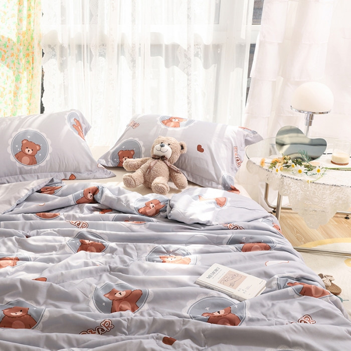 91家纺网 家纺一手货源 找家纺 慕尚 2025新款水洗棉夏被实拍图 萌小熊