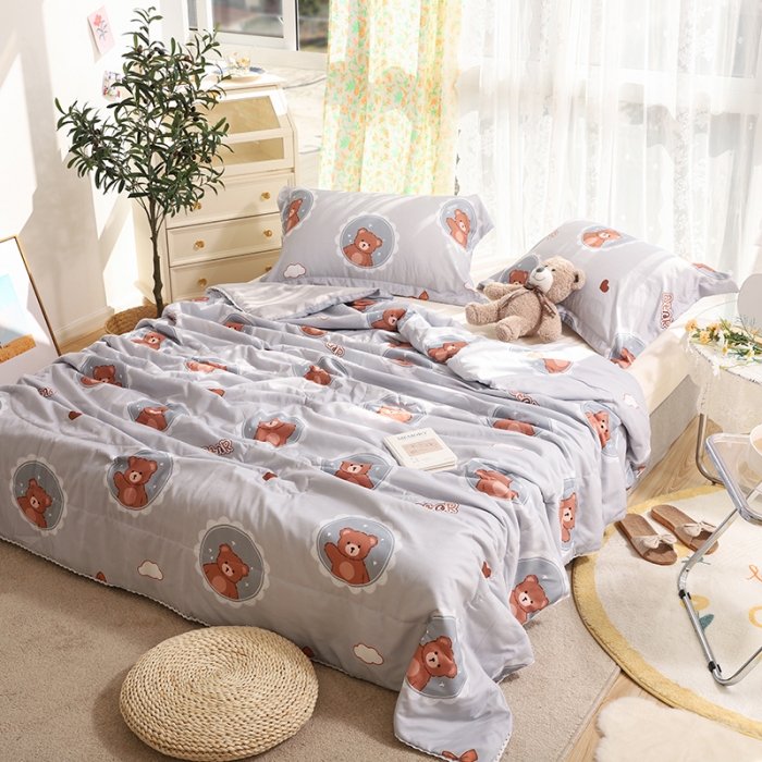 91家纺网 家纺一手货源 找家纺 慕尚 2025新款水洗棉夏被实拍图 萌小熊