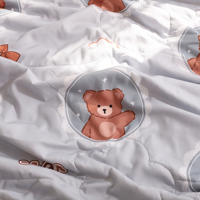 91家纺网 家纺一手货源 找家纺 慕尚 2025新款水洗棉夏被实拍图 萌小熊