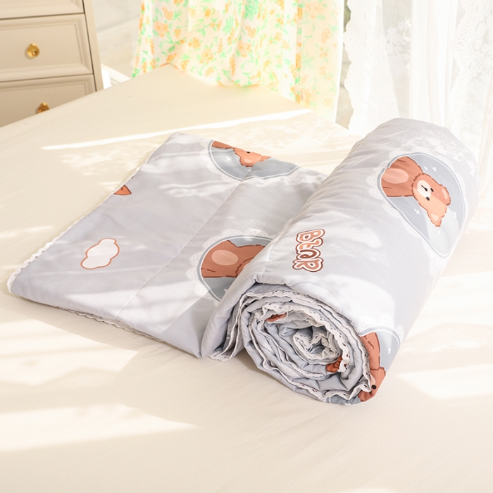 91家纺网 家纺一手货源 找家纺 慕尚 2025新款水洗棉夏被实拍图 萌小熊