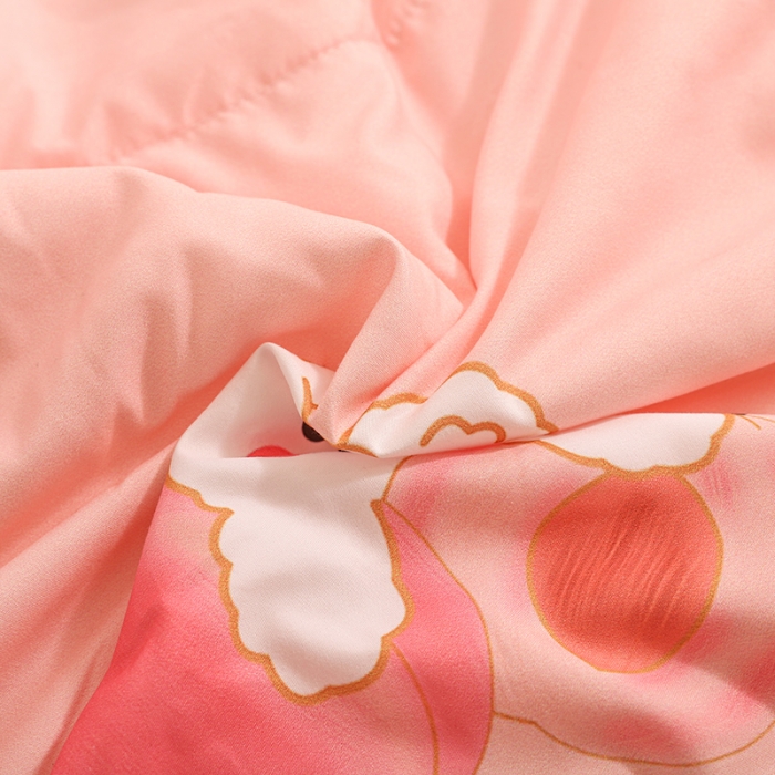 91家纺网 家纺一手货源 找家纺 慕尚 2025新款水洗棉夏被实拍图 蜜桃小熊