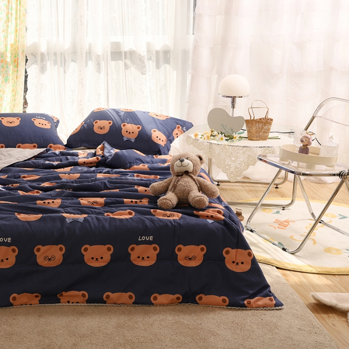 91家纺网 家纺一手货源 找家纺 慕尚 2025新款水洗棉夏被实拍图 小熊先生