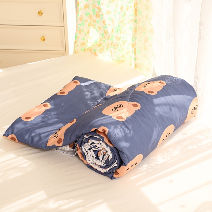 91家纺网 家纺一手货源 找家纺 慕尚 2025新款水洗棉夏被实拍图 小熊先生