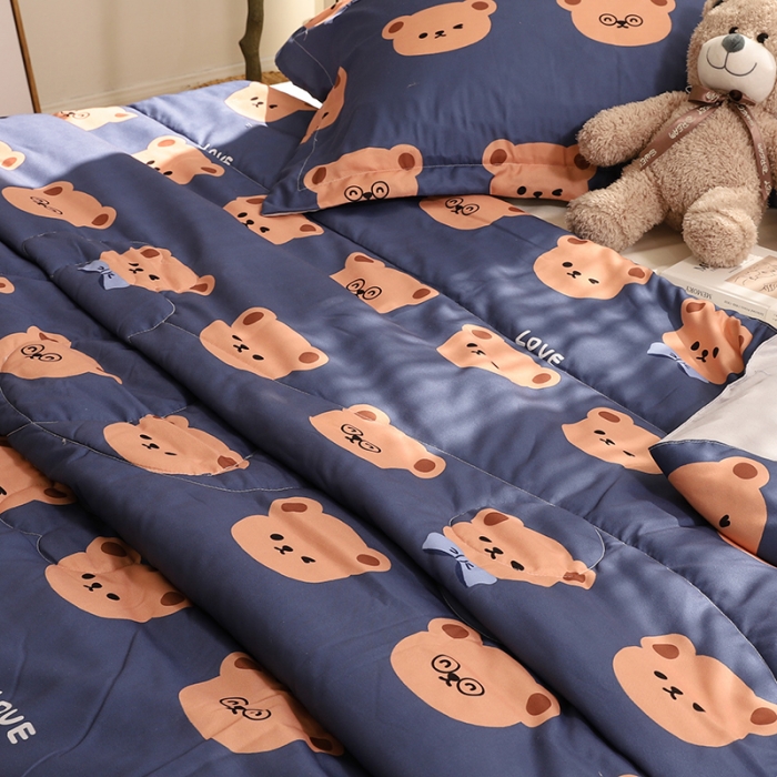 91家纺网 家纺一手货源 找家纺 慕尚 2025新款水洗棉夏被实拍图 小熊先生