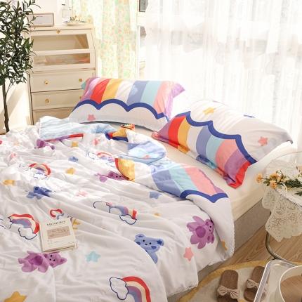 91家纺网 家纺一手货源 找家纺 慕尚 2025新款水洗棉夏被实拍图 彩虹熊