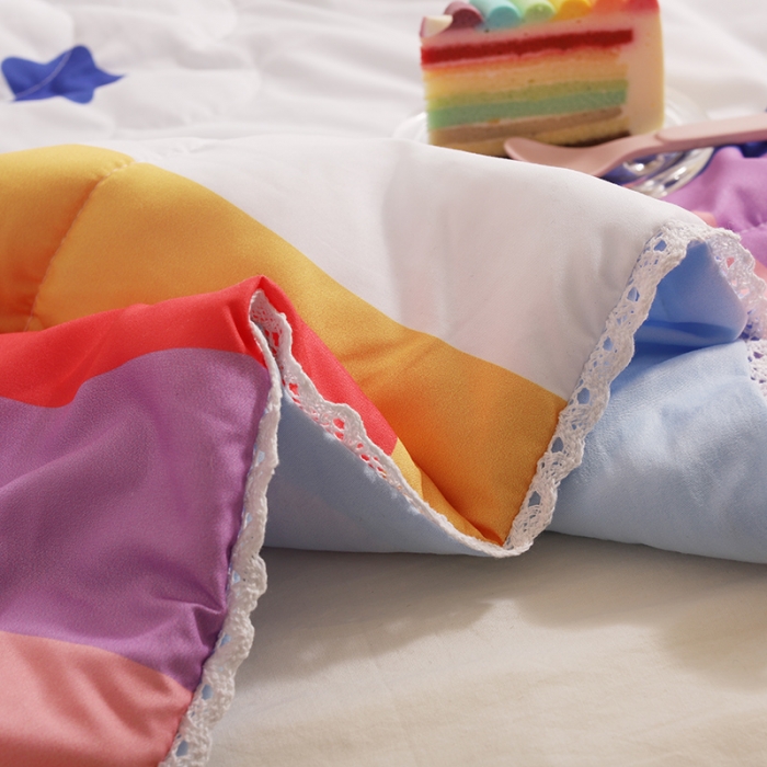 91家纺网 家纺一手货源 找家纺 慕尚 2025新款水洗棉夏被实拍图 彩虹熊