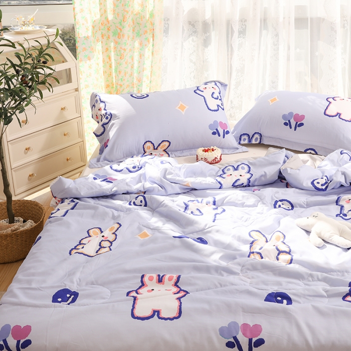 91家纺网 家纺一手货源 找家纺 慕尚 2025新款水洗棉夏被实拍图 元气小兔