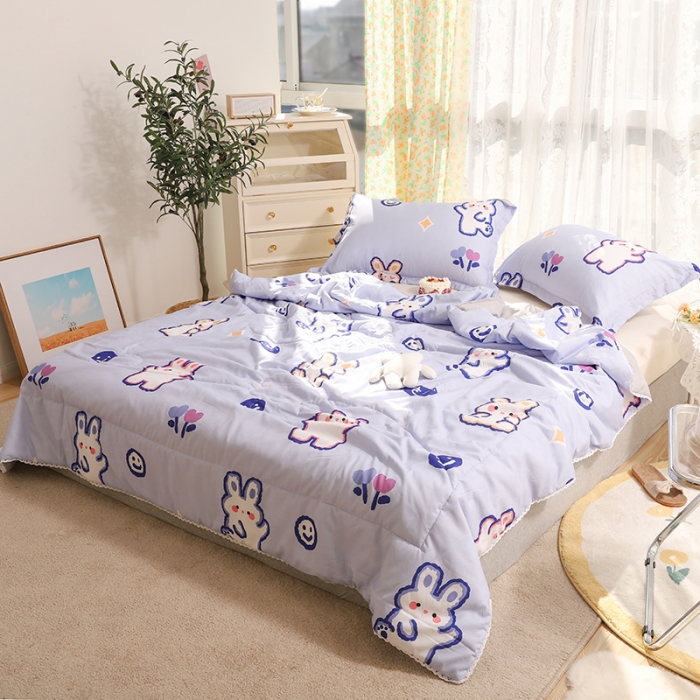 91家纺网 家纺一手货源 找家纺 慕尚 2025新款水洗棉夏被实拍图 元气小兔