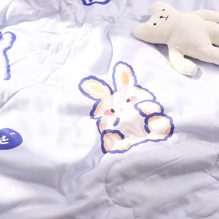 91家纺网 家纺一手货源 找家纺 慕尚 2025新款水洗棉夏被实拍图 元气小兔