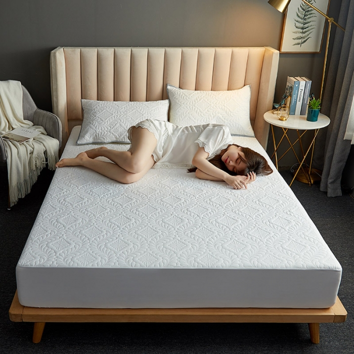 91家纺网 家纺一手货源 找家纺 花言狐语 2025新款水洗棉防水隔尿夹棉床笠 富贵花-白色