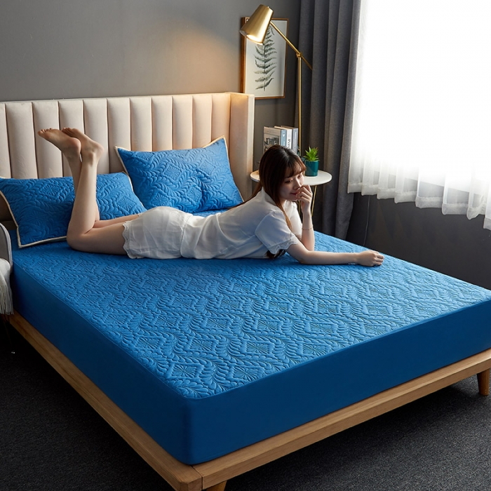 91家纺网 家纺一手货源 找家纺 花言狐语 2025新款水洗棉防水隔尿夹棉床笠 富贵花-宝蓝