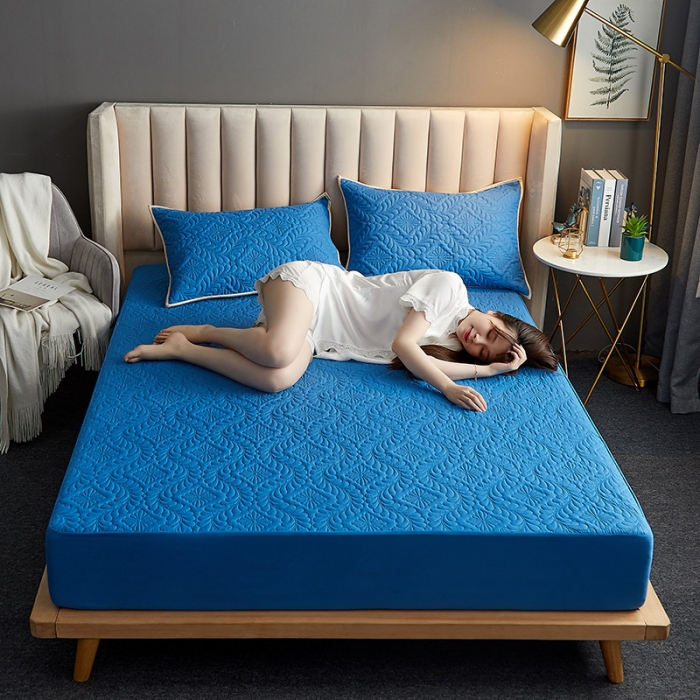 91家纺网 家纺一手货源 找家纺 花言狐语 2025新款水洗棉防水隔尿夹棉床笠 富贵花-宝蓝