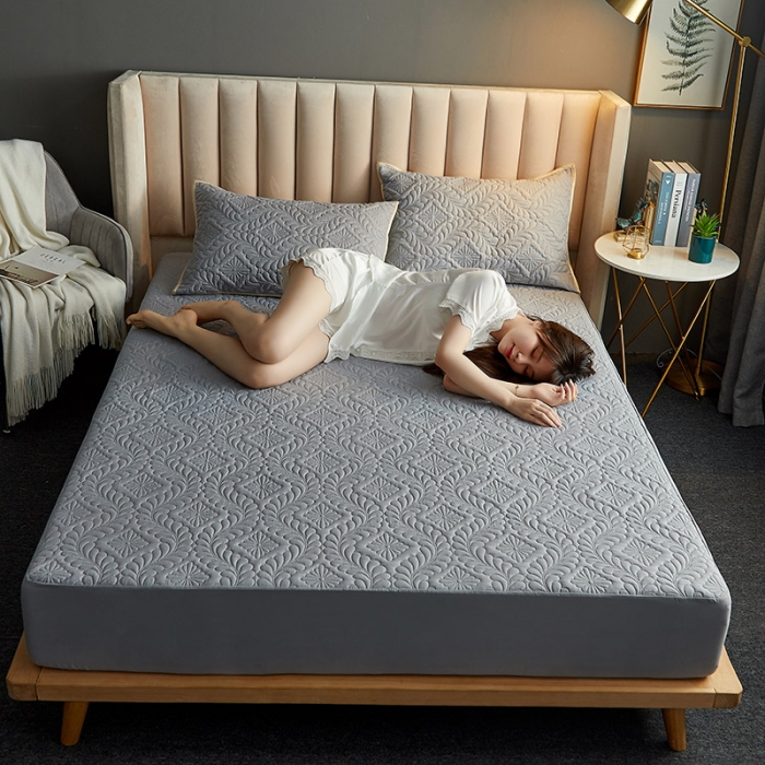 91家纺网 家纺一手货源 找家纺 花言狐语 2025新款水洗棉防水隔尿夹棉床笠 富贵花-灰色