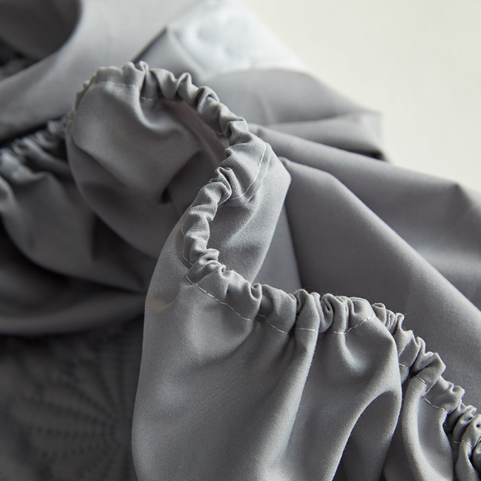 91家纺网 家纺一手货源 找家纺 花言狐语 2025新款水洗棉防水隔尿夹棉床笠 富贵花-灰色