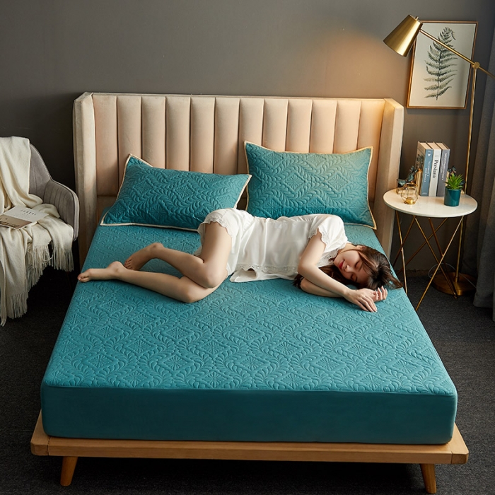 91家纺网 家纺一手货源 找家纺 花言狐语 2025新款水洗棉防水隔尿夹棉床笠 富贵花-墨绿