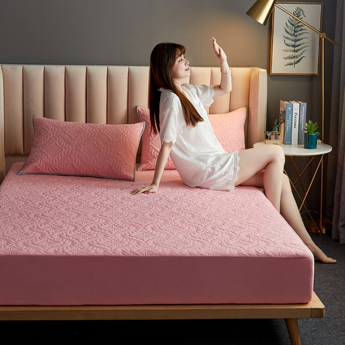 91家纺网 家纺一手货源 找家纺 花言狐语 2025新款水洗棉防水隔尿夹棉床笠 富贵花-玉色