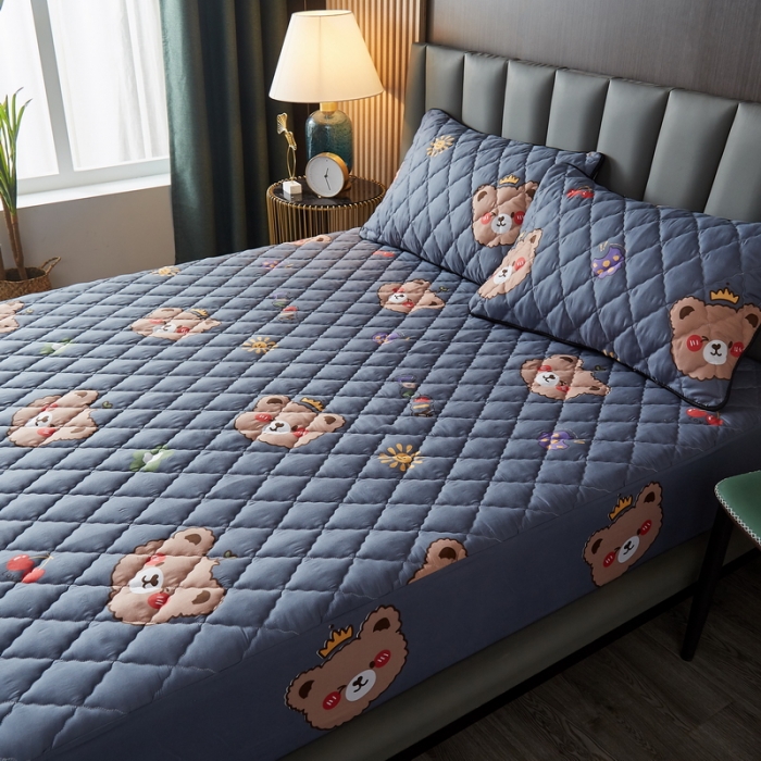 91家纺网 家纺一手货源 找家纺 花言狐语 2025新款水洗棉防水隔尿夹棉床笠 可爱小熊-灰