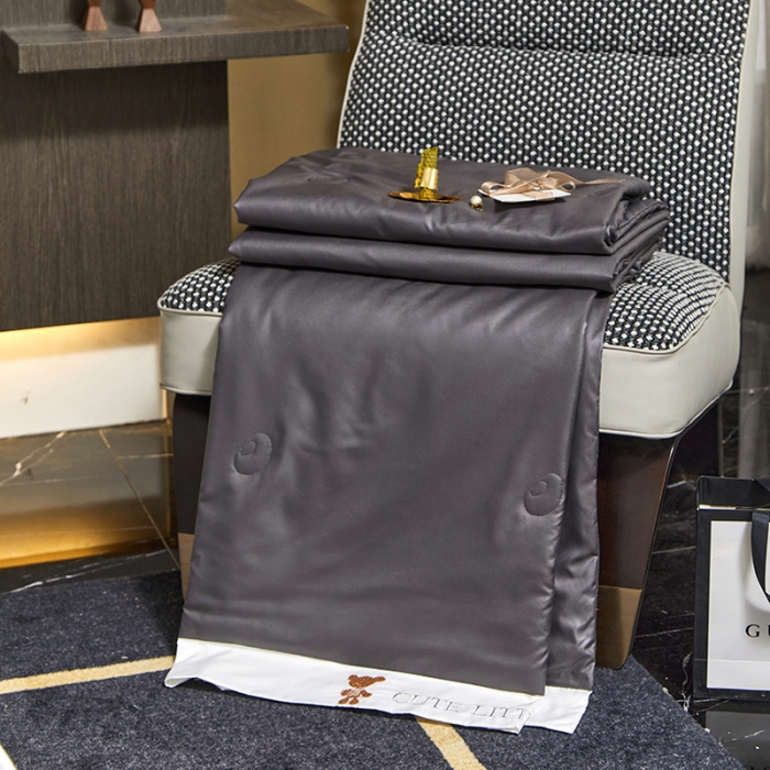 91家纺网 家纺一手货源 找家纺 凡客 2021春夏新款水洗真丝绣花夏被亲肤舒适被子 深灰