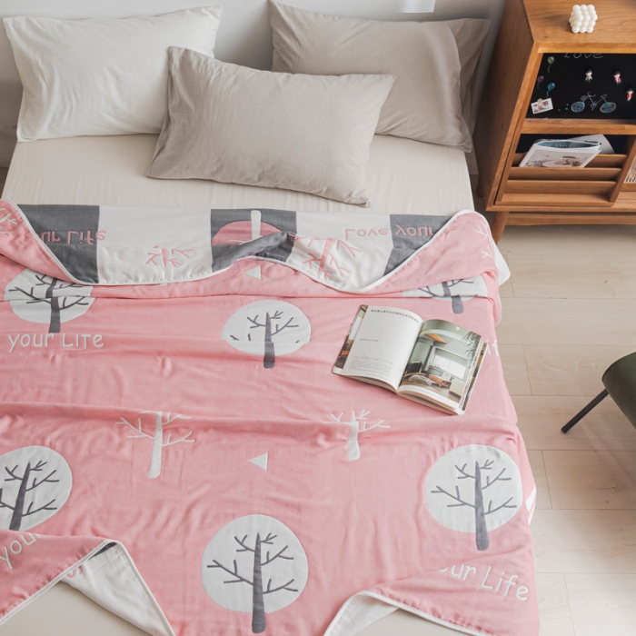 91家纺网 家纺一手货源 找家纺 朴尔 2021新款抽象风格六层纱布毛巾被系列 幸福小树-粉