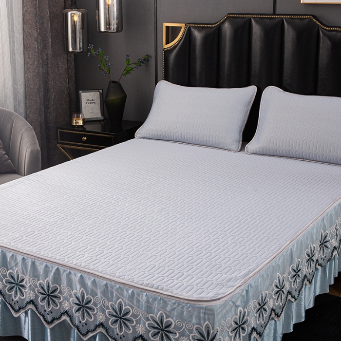 91家纺网 家纺一手货源 找家纺 纽缦家纺 2021新款凉感丝乳胶凉席可拆卸床裙款三件套 淡天蓝