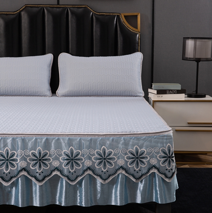 91家纺网 家纺一手货源 找家纺 纽缦家纺 2021新款凉感丝乳胶凉席可拆卸床裙款三件套 淡天蓝