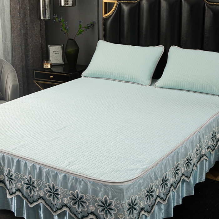 91家纺网 家纺一手货源 找家纺 纽缦家纺 2021新款凉感丝乳胶凉席可拆卸床裙款三件套 湖蓝